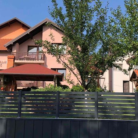 Apartments Dedic Dubrave Gornje Exterior photo
