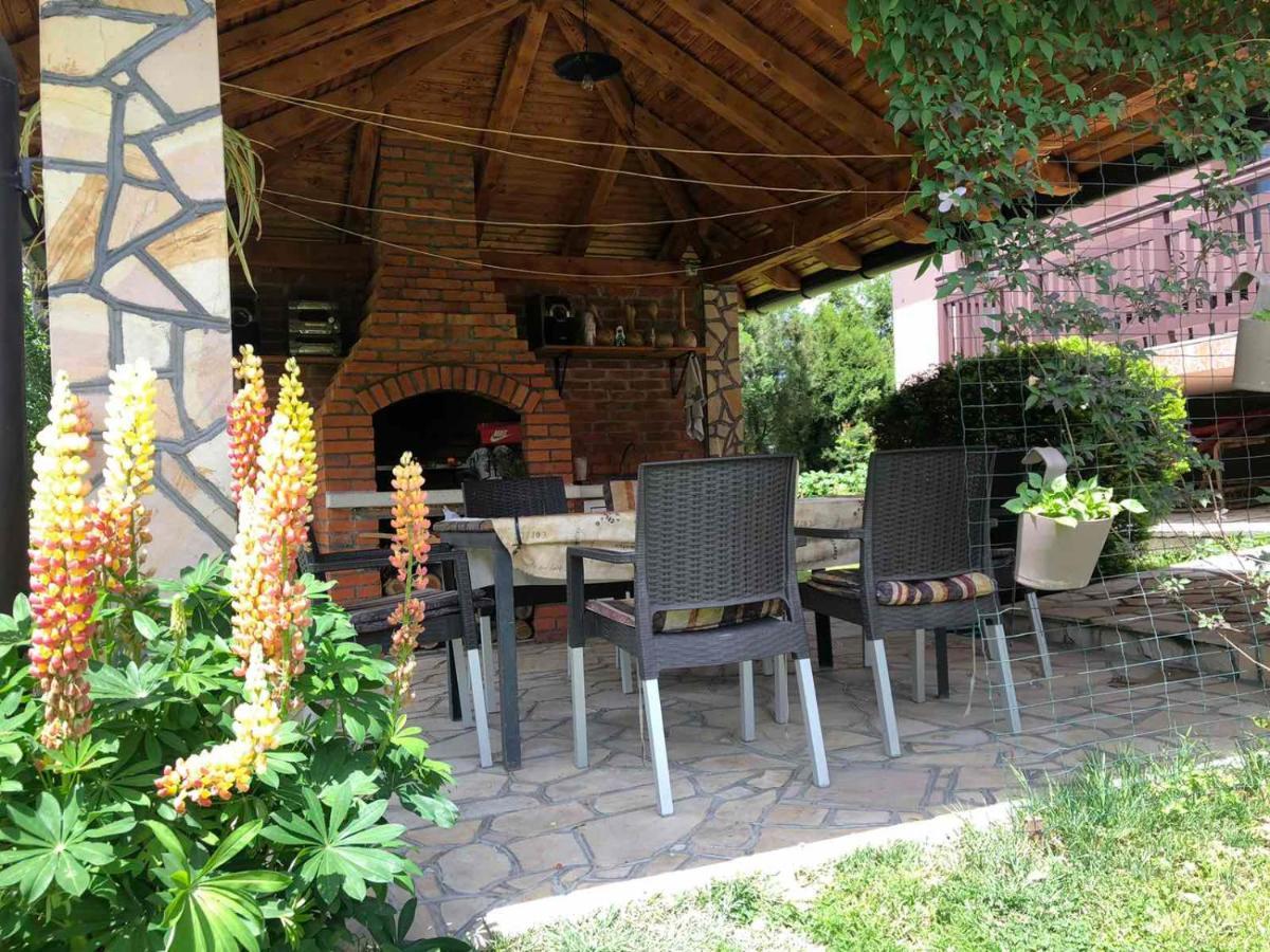Apartments Dedic Dubrave Gornje Exterior photo